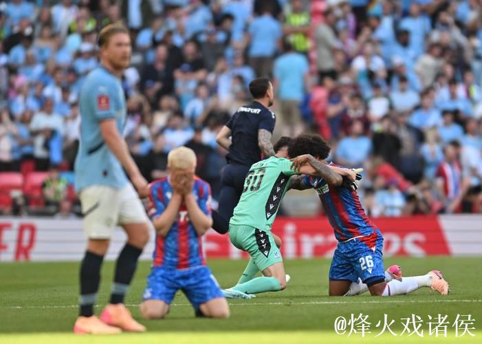 曼城3比0击败水晶宫，奥莱利有望成为后腰新选项